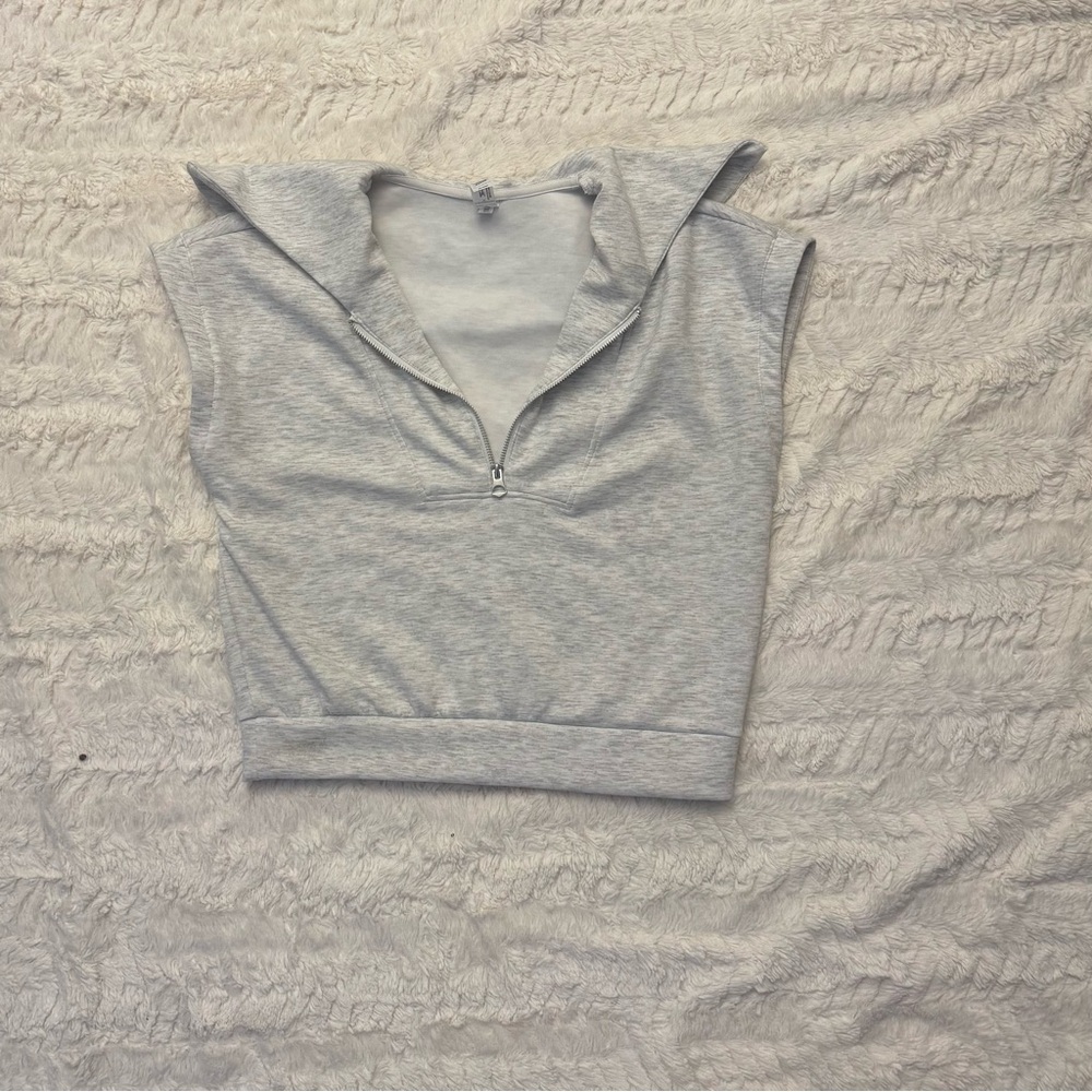 Yogalicious Women’s Cropped Quarter Zip Pullover | Soft Gray | preppy yoga mom
